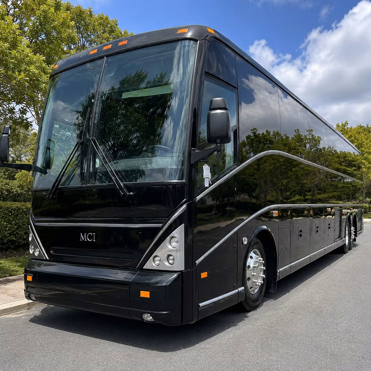 construction and workforce shuttle bus rentals for springdale job sites